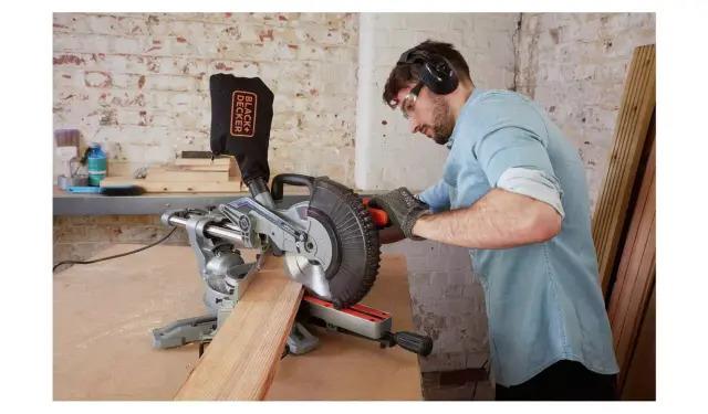 Black & Decker BES700-GB 216mm Sliding Mitre Saw 1600W