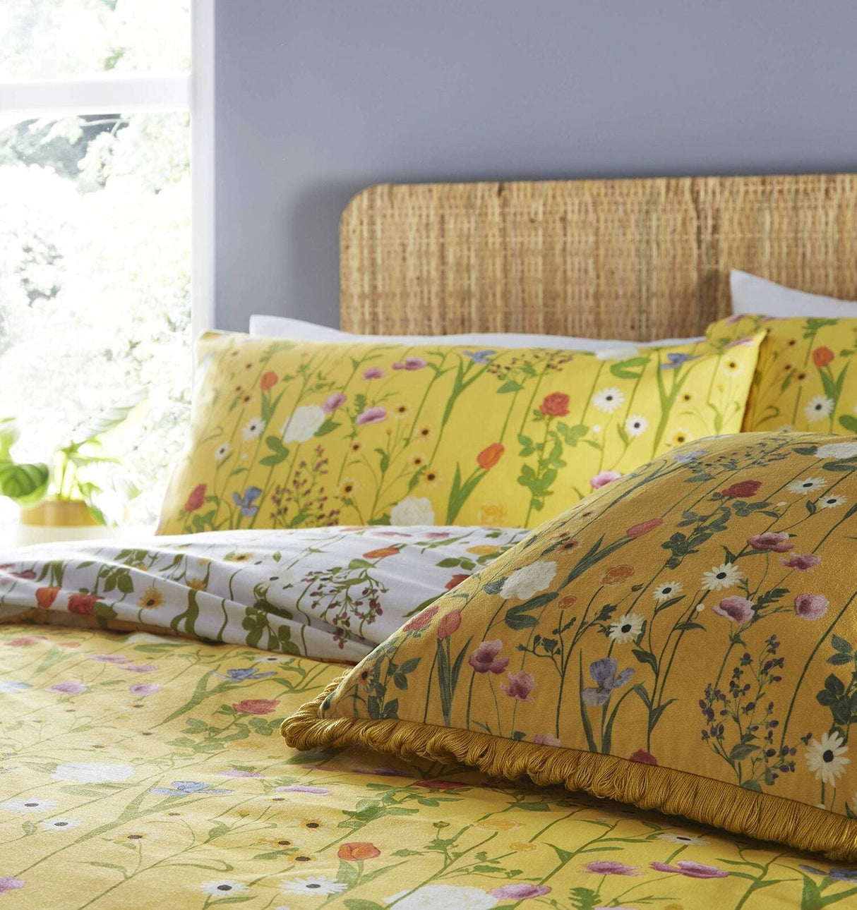 CLICKK Home Store ABC-0006 Furn Fleura Duvet Cover Set - Yellow - Super King